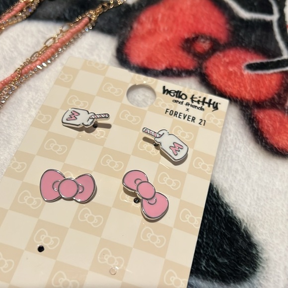 Hello kitty earring set and gold angel/butterfly necklace added! - Picture 3 of 5